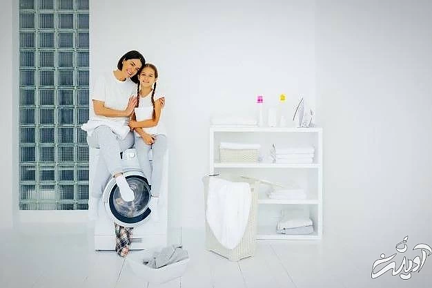 جسم سنگین روی ماشین لباسشویی نشستن روی لباسشویی